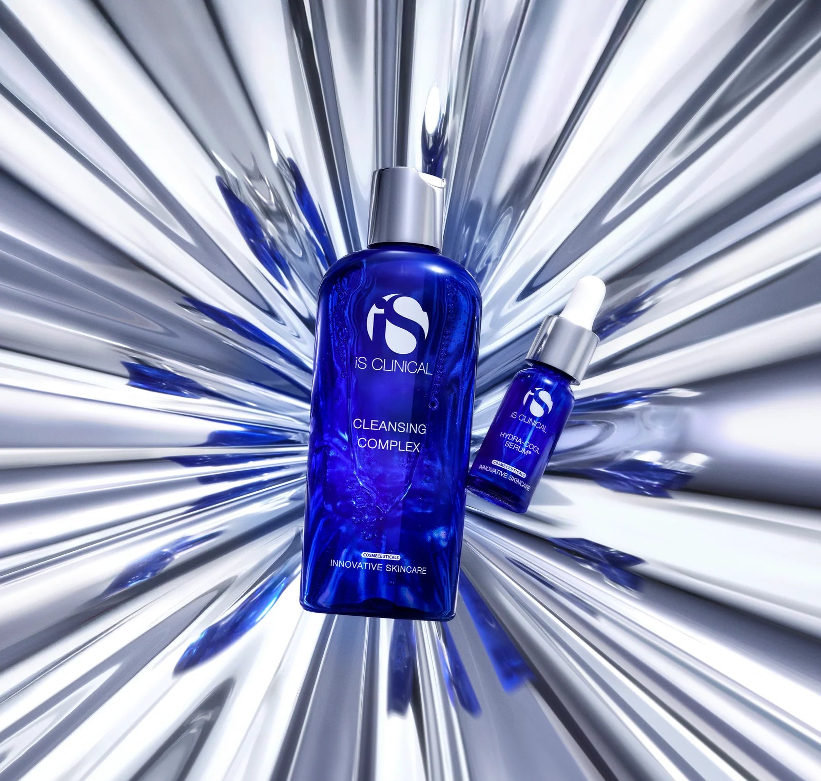 iS Clinical Balance and Hydrate Duo Holiday Kit